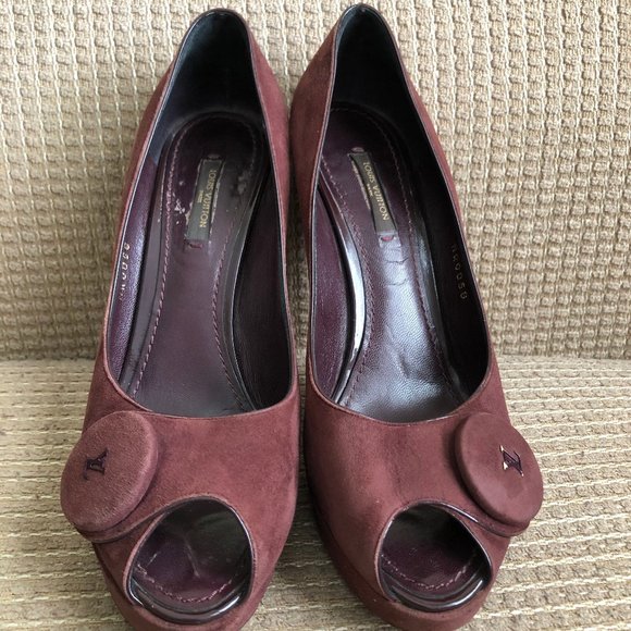 Louis Vuitton Women's Suede Chelsea Button Peep - Picture 12 of 15